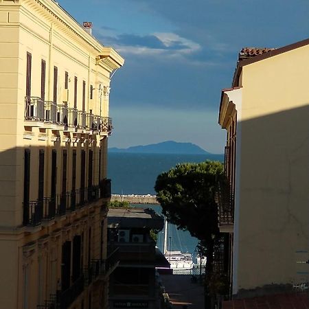 Mi Casa Tu Casa Hotel Formia Exterior foto